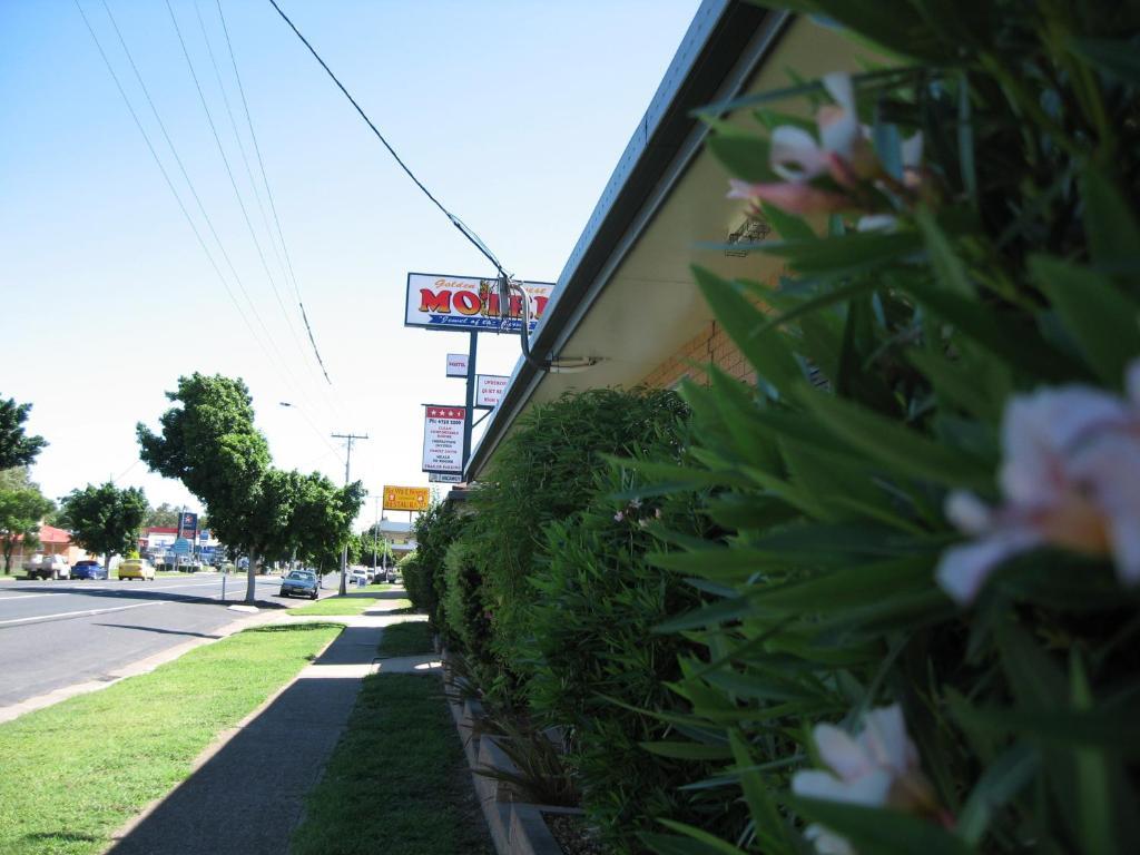 Golden Harvest Motor Inn Moree Exterior photo