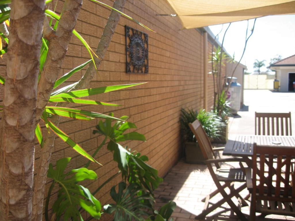 Golden Harvest Motor Inn Moree Exterior photo
