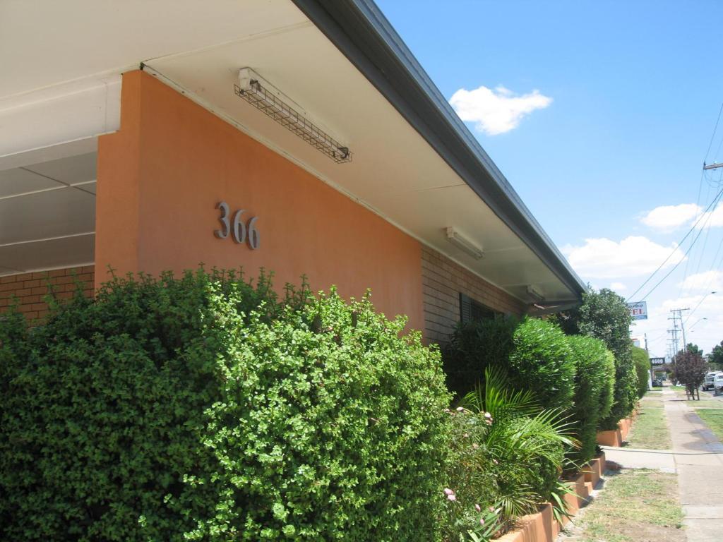 Golden Harvest Motor Inn Moree Exterior photo
