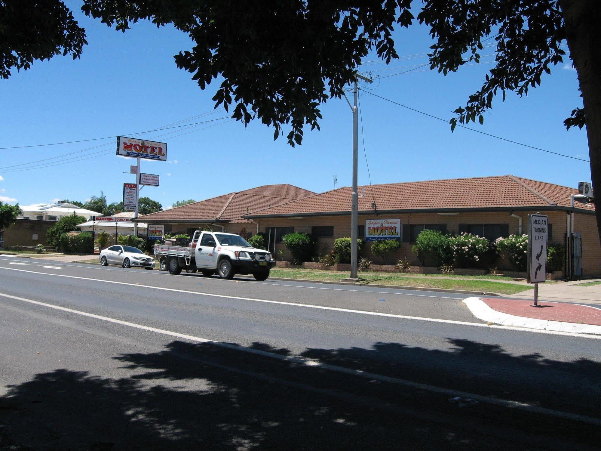 Golden Harvest Motor Inn Moree Exterior photo